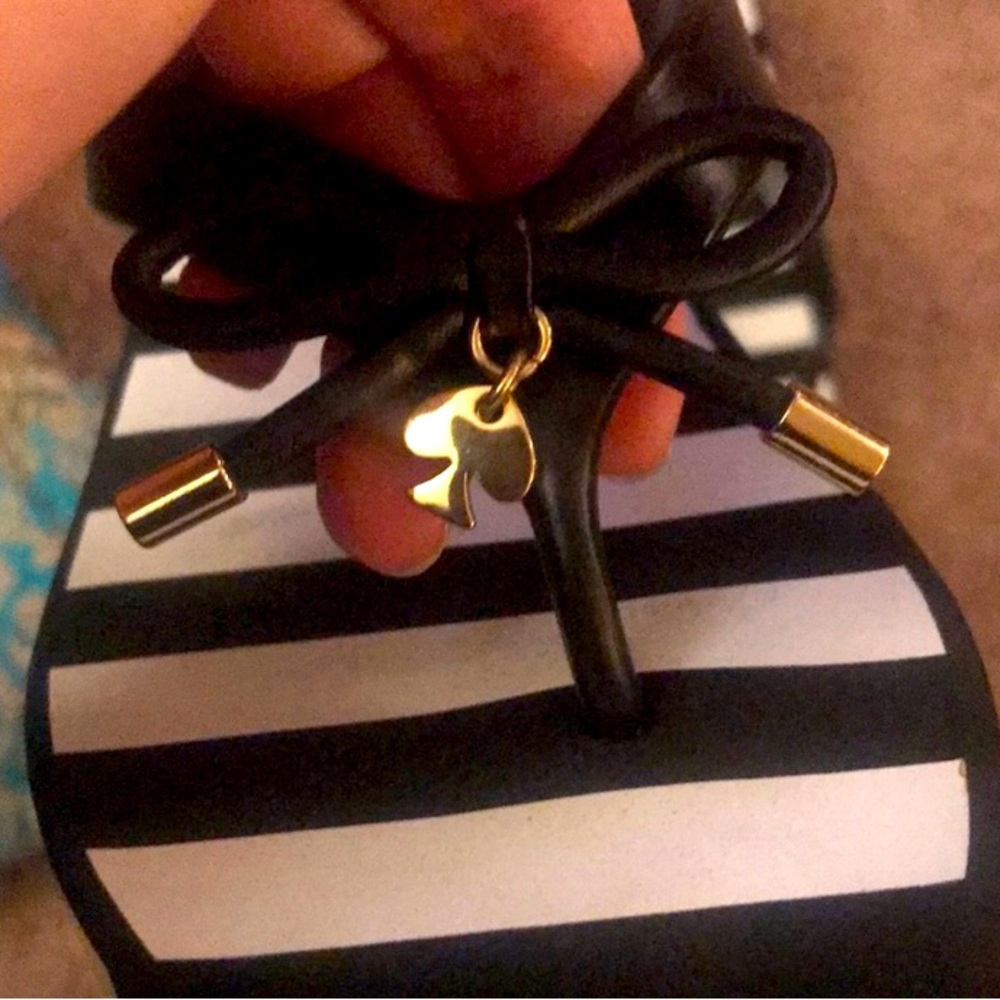 Kate Spade Rhett black and white striped platform wedge flip flops NWOT size 9 - Picture 8 of 8